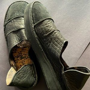 Bread and Butter shoes - like new slip on shoes excellent condition